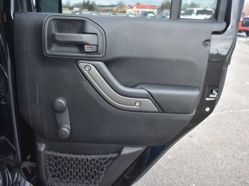 Used 2015 Jeep Wrangler Unlimited Sport AWD/4WD image 35