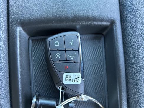 Used 2024 GMC Sierra 1500 Elevation image 34