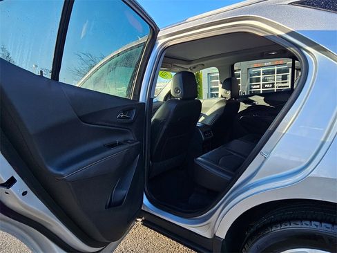 Used 2021 Chevrolet Equinox Premier image 11