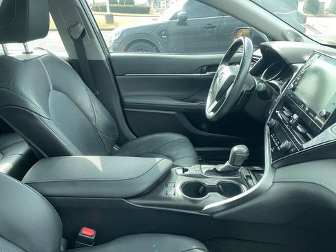 Used 2021 Toyota Camry XSE w/ Navigation Package image 9