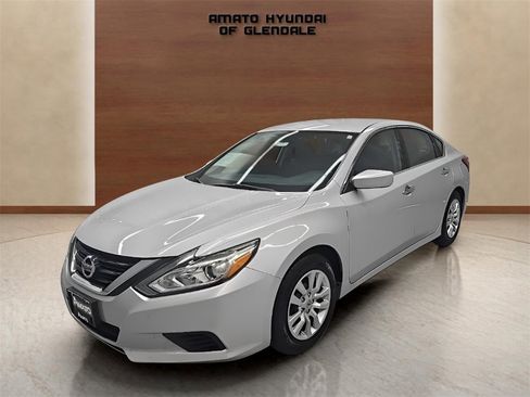 Used 2017 Nissan Altima 2.5 S w/ Power Driver Seat Package image 2