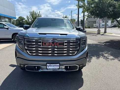 Used 2025 GMC Sierra 1500 Denali AWD/4WD image 3