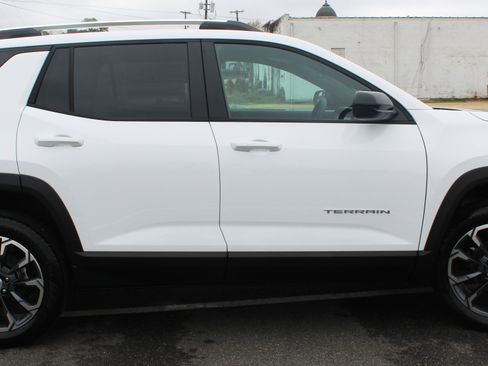 New 2026 GMC Terrain Elevation w/ Elevation Premium Package image 9