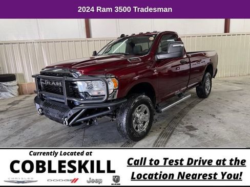 Used 2024 RAM 3500 Tradesman w/ Chrome Appearance Group AWD/4WD image 9