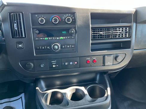 Used 2013 Chevrolet Express 2500 RWD image 12