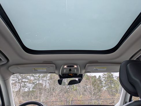 Used 2018 Volvo XC90 T6 Momentum w/ Convenience Package image 24