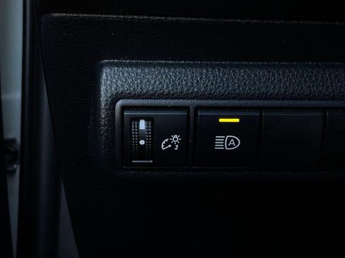 Used 2020 Toyota Corolla LE FWD image 23
