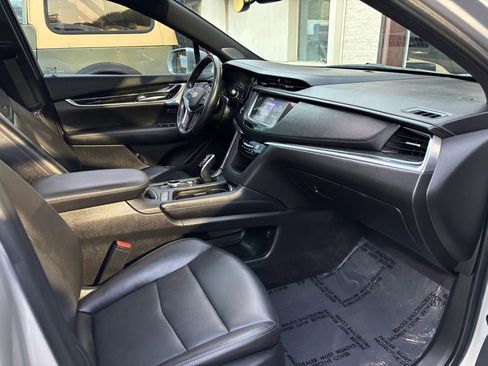Used 2020 Cadillac XT5 Premium Luxury image 17