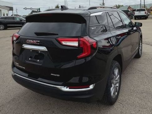 Used 2022 GMC Terrain SLT w/ Tech Package AWD/4WD image 13