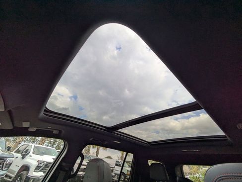 Used 2024 Chevrolet Traverse RS w/ LPO, Floor Liner Package image 22