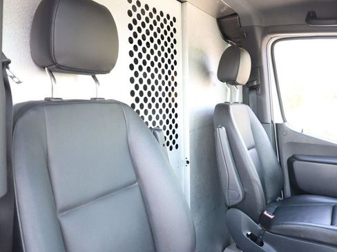 Used 2022 Mercedes-Benz Sprinter 2500 image 26