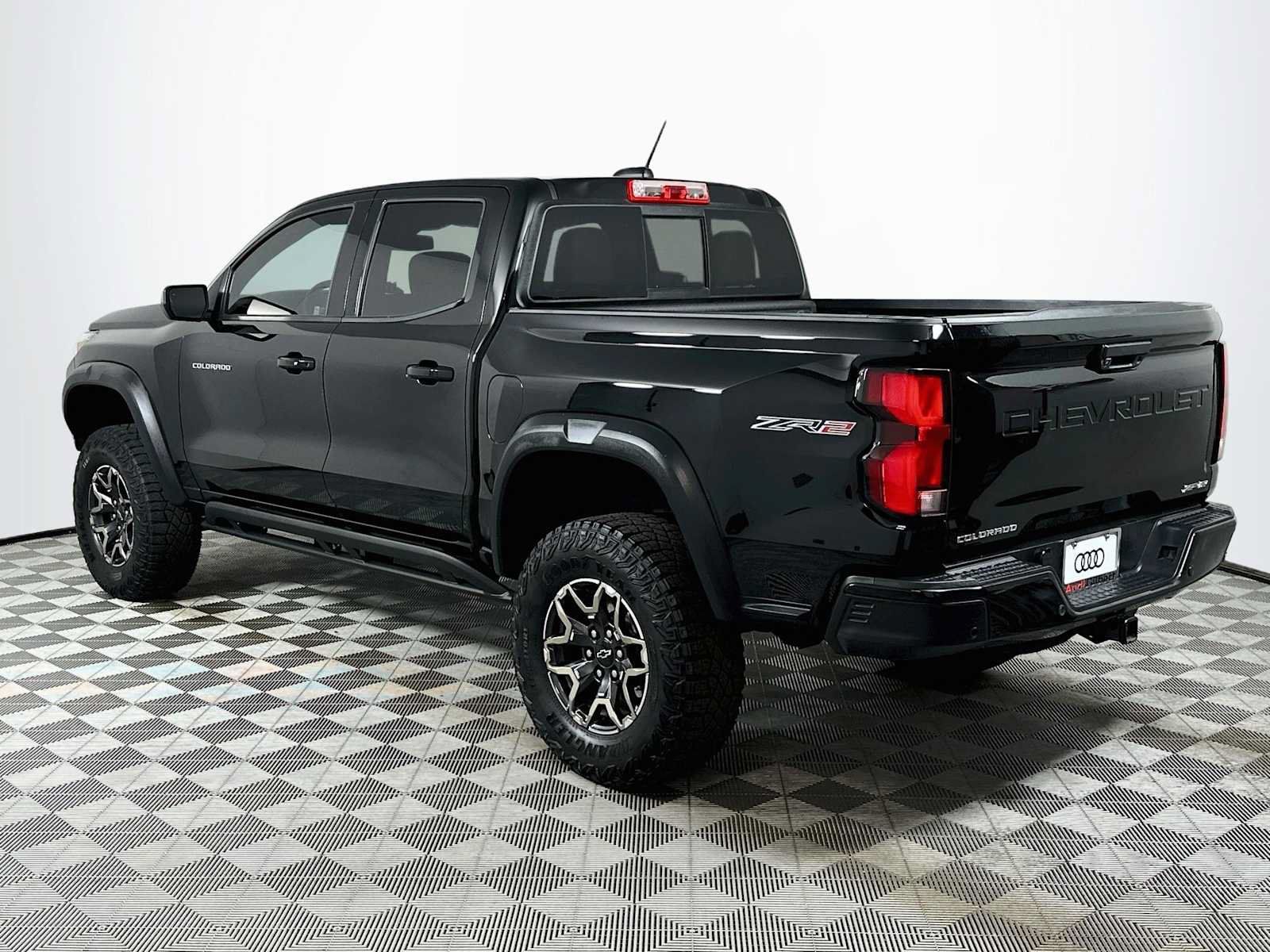 Used 2024 Chevrolet Colorado ZR2 w/ Safety Package AWD/4WD image 5