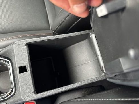 Used 2023 Jeep Compass Limited image 28