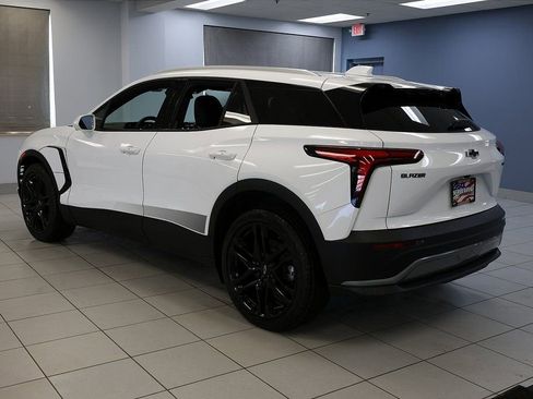 New 2026 Chevrolet Blazer EV LT image 4