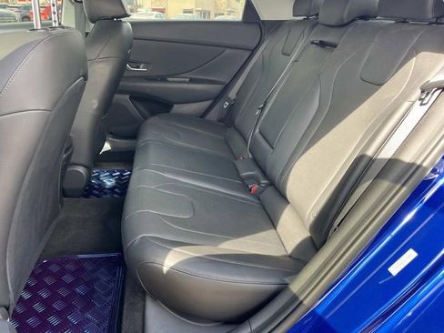 Certified 2021 Hyundai Elantra Limited image 17