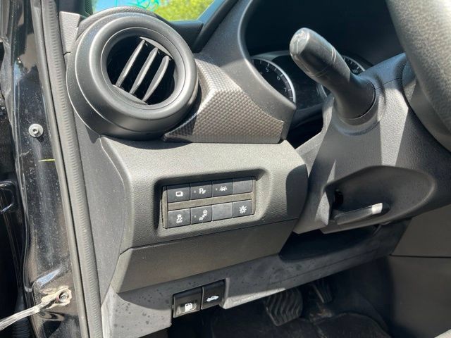 Used 2020 Nissan Kicks S FWD image 17
