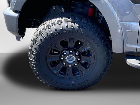 Used 2021 Ford F250 Lariat AWD/4WD image 9