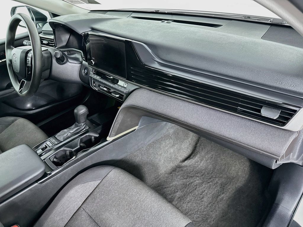 Used 2025 Toyota Camry LE FWD image 29