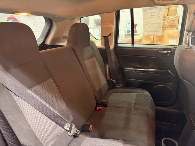 Used 2013 Jeep Compass Latitude AWD/4WD image 21