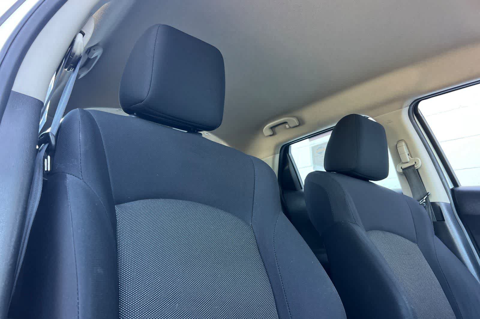 Used 2013 Nissan Juke S FWD image 26