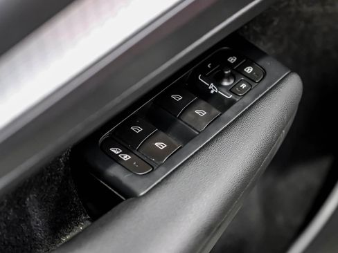 Used 2019 Volvo XC40 T5 Momentum image 50