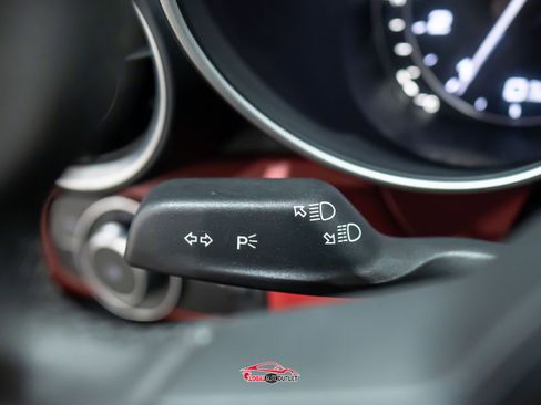 Used 2020 Alfa Romeo Giulia w/ Nero Edizione RWD image 27