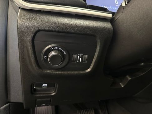 Used 2024 Jeep Grand Cherokee Altitude AWD/4WD image 20
