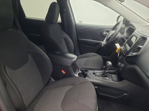 Used 2020 Jeep Cherokee Latitude FWD image 21