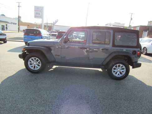Used 2024 Jeep Wrangler Unlimited Sport AWD/4WD image 6