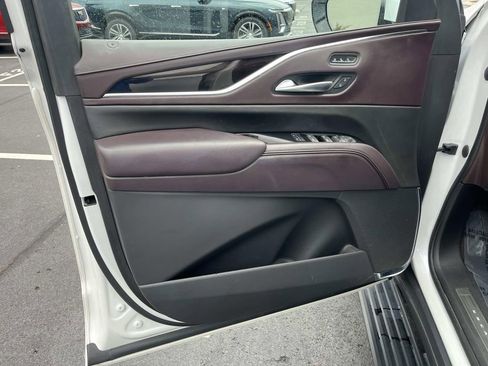 Used 2022 Cadillac Escalade Premium Luxury Platinum image 24