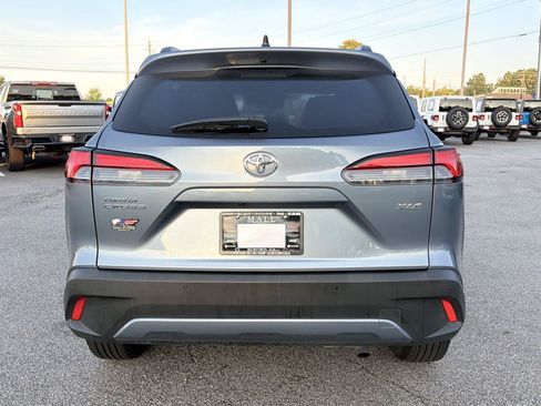 Used 2025 Toyota Corolla Cross XLE FWD image 6
