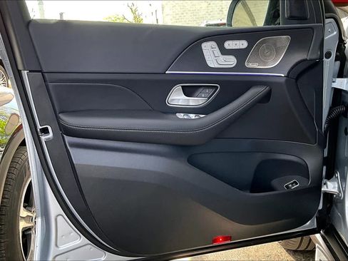New 2026 Mercedes-Benz GLS 450 4MATIC image 15