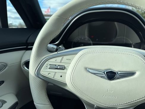 Used 2024 Genesis Electrified GV70 Advanced image 19