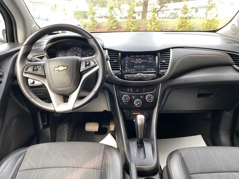 Used 2018 Chevrolet Trax LT w/ LT Convenience Package AWD/4WD image 8