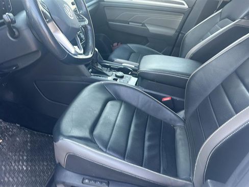 Used 2022 Volkswagen Atlas SEL Premium image 4