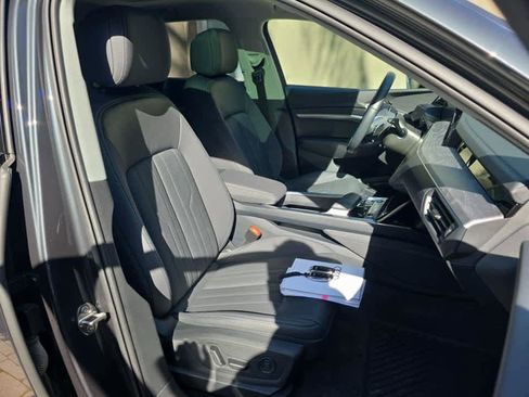 Used 2024 Audi Q8 e-tron Premium Plus w/ Premium Plus Package image 12