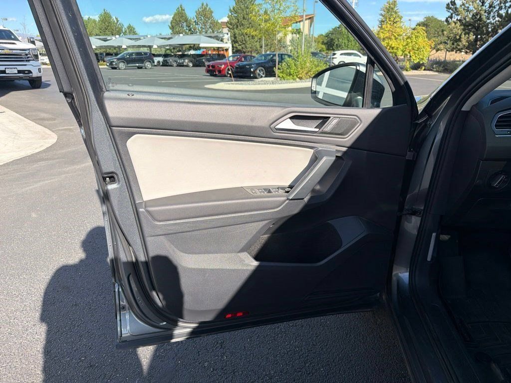 Used 2019 Volkswagen Tiguan SE AWD/4WD image 9