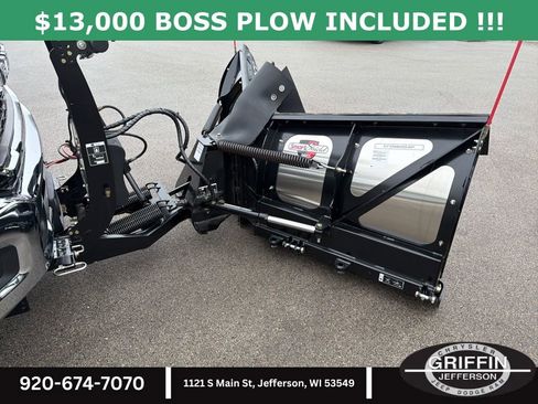 Used 2024 RAM 2500 Tradesman w/ Chrome Appearance Group image 16