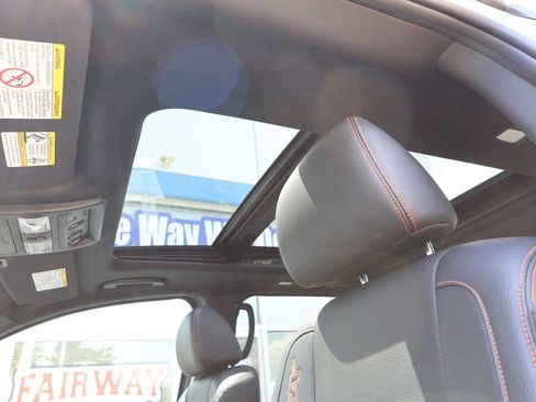 Used 2024 Nissan Titan PRO-4X w/ Pro-4x Convenience Package AWD/4WD image 24