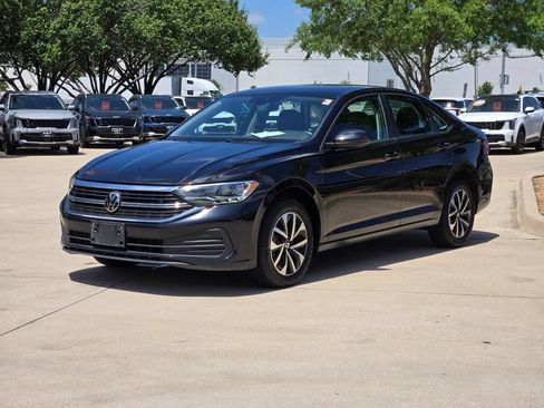 Used 2024 Volkswagen Jetta S FWD image 2