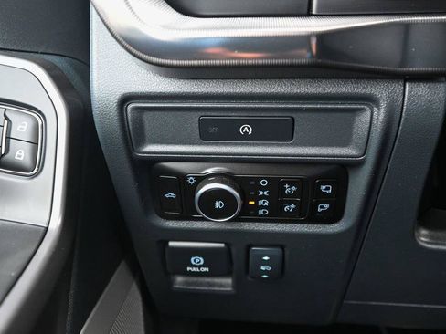 Used 2025 Ford F150 Lariat AWD/4WD image 40