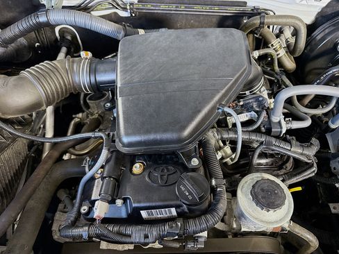 Used 2023 Toyota Tacoma SR RWD image 38