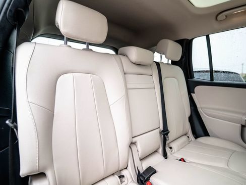 Used 2023 Mercedes-Benz GLB 250 4MATIC image 37
