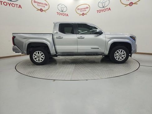 Certified 2025 Toyota Tacoma SR5 AWD/4WD image 6
