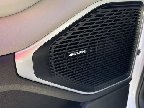 Used 2024 Jeep Wagoneer L Base w/ Premium Group I image 17