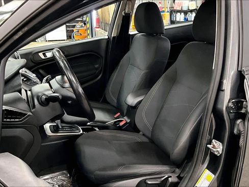 Used 2015 Ford Fiesta SE image 7