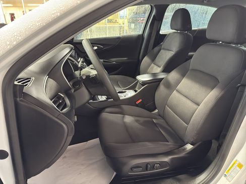 Used 2024 Chevrolet Malibu LT image 5