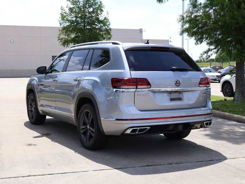 Used 2022 Volkswagen Atlas SEL R-Line AWD/4WD image 4