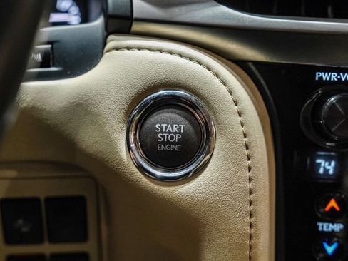 Used 2018 Lexus LX 570 4WD w/ Luxury Package image 26