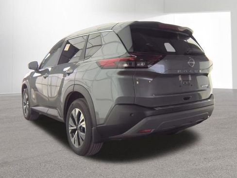 Used 2023 Nissan Rogue SV w/ SV Premium B Package image 3